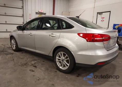 2016 Ford Focus Se z USA, uszkodzony, nr VIN 1FADP3F2XGL361080